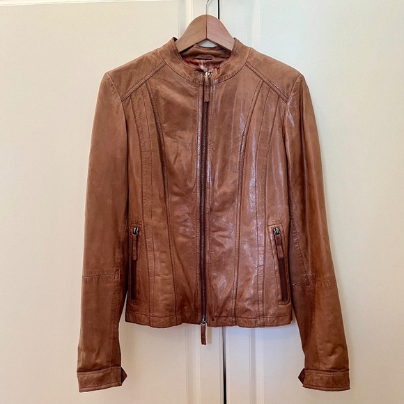 Perfect for Fall! Danier Leather jacket - Picture 2 of 6